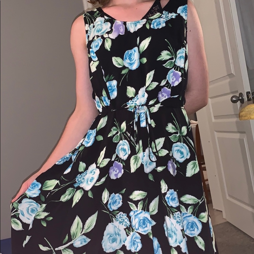 Floral maxi dress with tie